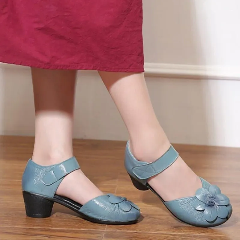 1940s Monochrome Soft Cowhide Round Closed-Toe Floral Sandals