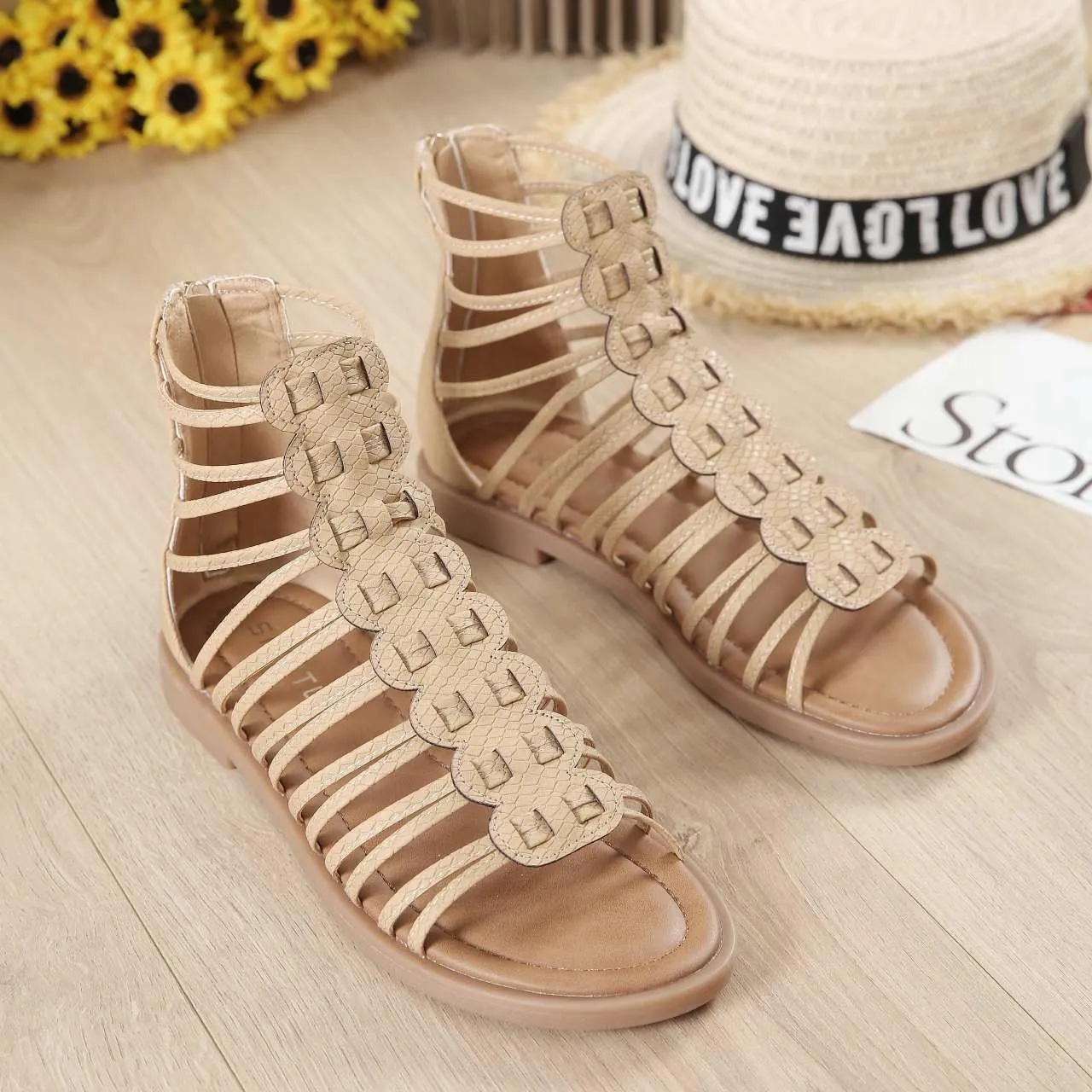 Soft Leather Roman Sandals Women 2024 Summer New Soft Sole Outwear Fisherman Strappy Thongs Open Toe Back Zip Beach Shoes